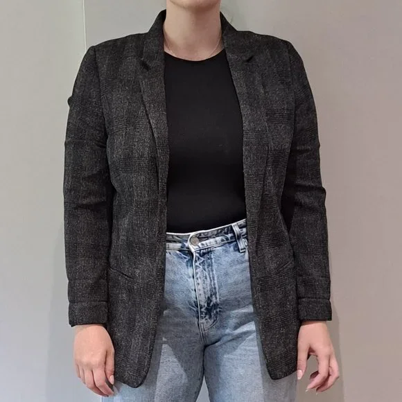 Blazer - Picture 5 of 5